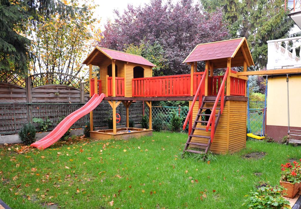 Pokoje I Apartamenty Iwona チェホチネク エクステリア 写真